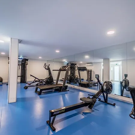 New Luxury Apartment, Sea View With Pool & Gym Appartement *