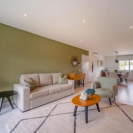 Appartement New Luxury Apartment, Sea View With Pool & Gym