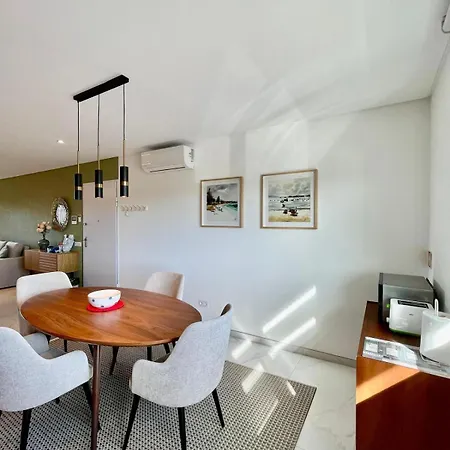 Apartamento New Luxury Apartment, Sea View With Pool & Gym *