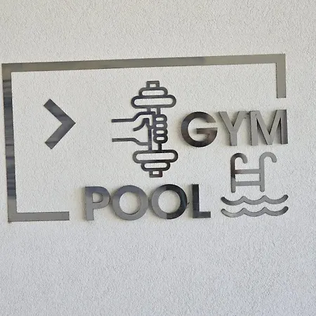 Apartamento New Luxury Apartment, Sea View With Pool & Gym