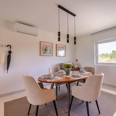 Apartment New Luxury Apartment, Sea View With Pool & Gym Nazare