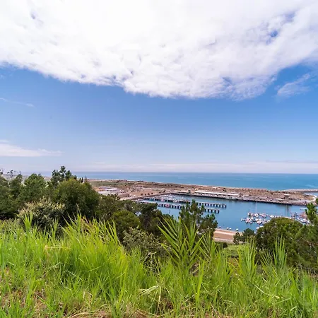 Apartment New Luxury Apartment, Sea View With Pool & Gym *