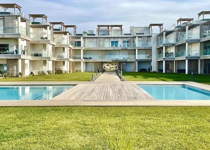 דירה New Luxury Apartment, Sea View With Pool & Gym נאזרה