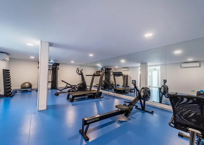 New Luxury Apartment, Sea View With Pool & Gym דירה *