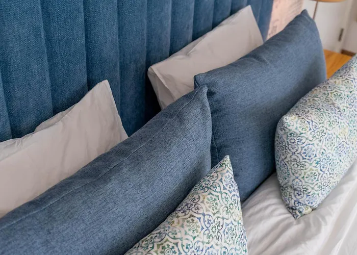 New Luxury Apartment, Sea View With Pool & Gym