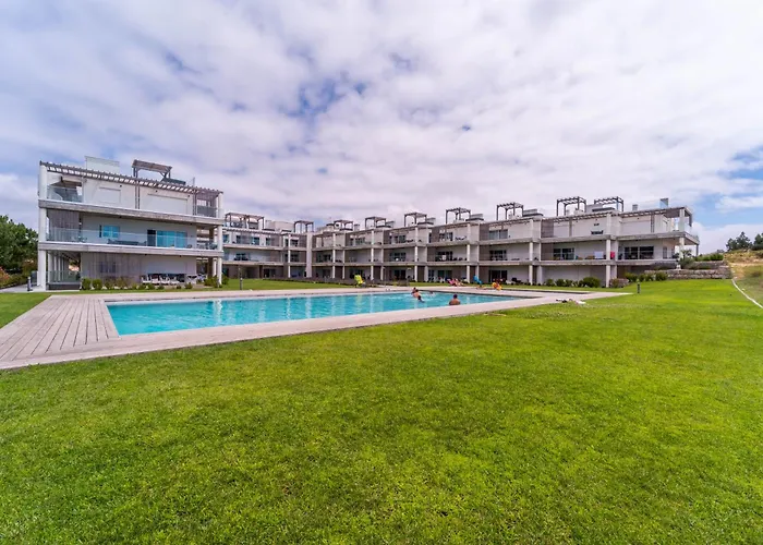 New Luxury Apartment, Sea View With Pool & Gym דירה *