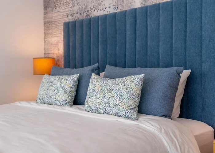 New Luxury Apartment, Sea View With Pool & Gym דירה *