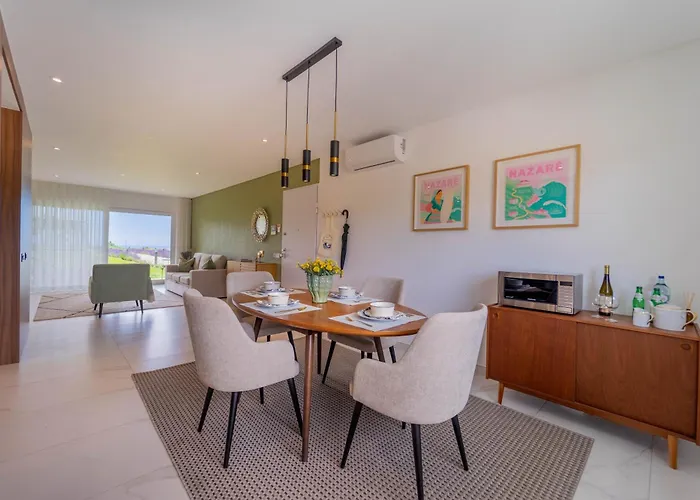 New Luxury Apartment, Sea View With Pool & Gym